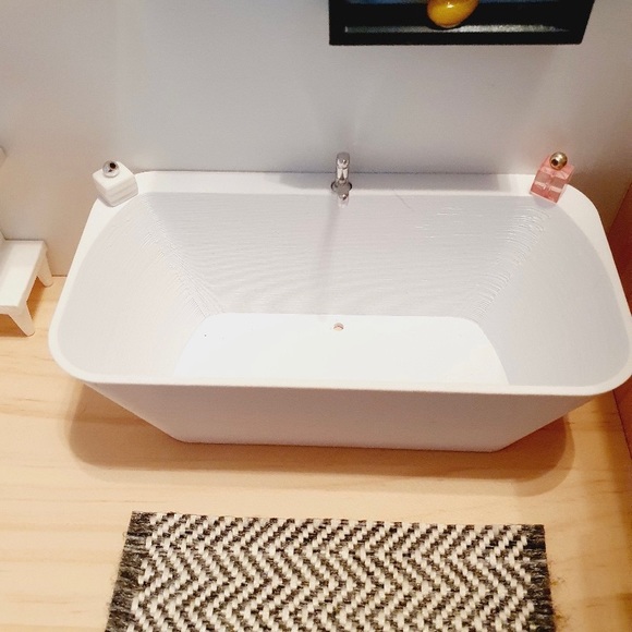 1:12 scale handmade bathroom purchased from Etsy - Picture 4 of 4